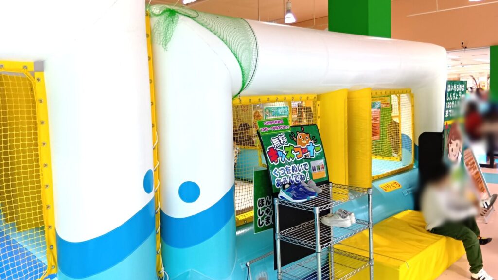 大分県、佐伯市、ゲームセンター、トレトレ倉庫佐伯店、キッズコーナー、ふわふわ遊具、ボールプール