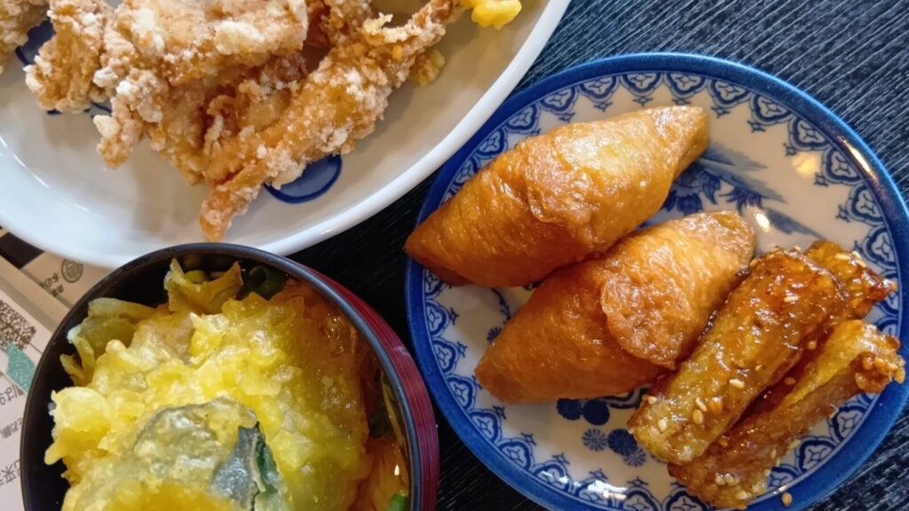 バイキング料理でも特に私の好きな、唐揚げ、いなり寿司、甘からゴボウ、天ぷら乗せそうめんを激写。