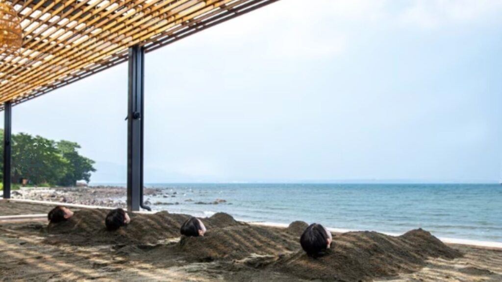 SHONIN PARK - Sand spa（別府海浜砂湯）海を見ながら友達4人砂湯でまったり